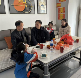 精准关怀送温暖　党建引领育未来