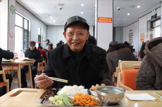 暖胃暖心！湖南邵东“小”食堂托起“大”幸福