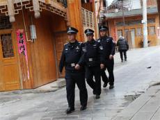 新春走基层丨保靖民警：坚守岗位过除夕 守护平安不打烊