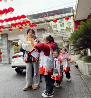 湖南新宁：团结“花”联袂谜语“灯”照亮元宵春韵