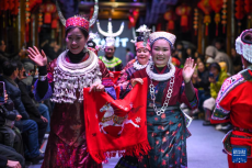 贵州凯里：“村T”舞台秀民族服饰之美