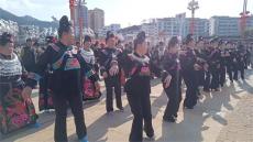 贵州台江县南宫镇：芦笙声声聚广场 团结友爱促和谐