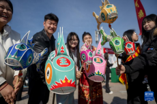 内蒙古托克托县：黄河开河品鱼鲜