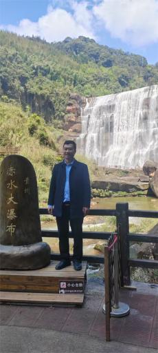 中国十大策划专家娄义华博士受邀赴贵州赤水调研产业发展