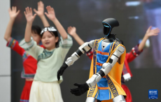 广西南宁：校园喜迎“三月三”