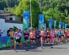休宁县老兵救援队为齐云山霞客古道登高赛保障护航显担当