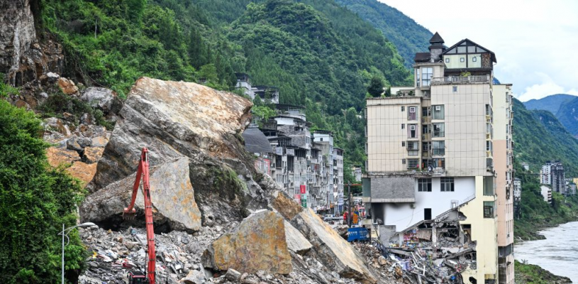 重庆彭水县山体崩塌救援持续进行